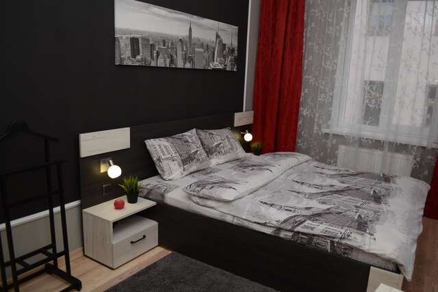 Апартаменты Modern Red Apartment Львов-7